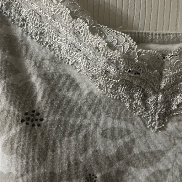 AE Elegant Lace Trim Floral Top - off white - Picture 2 of 5